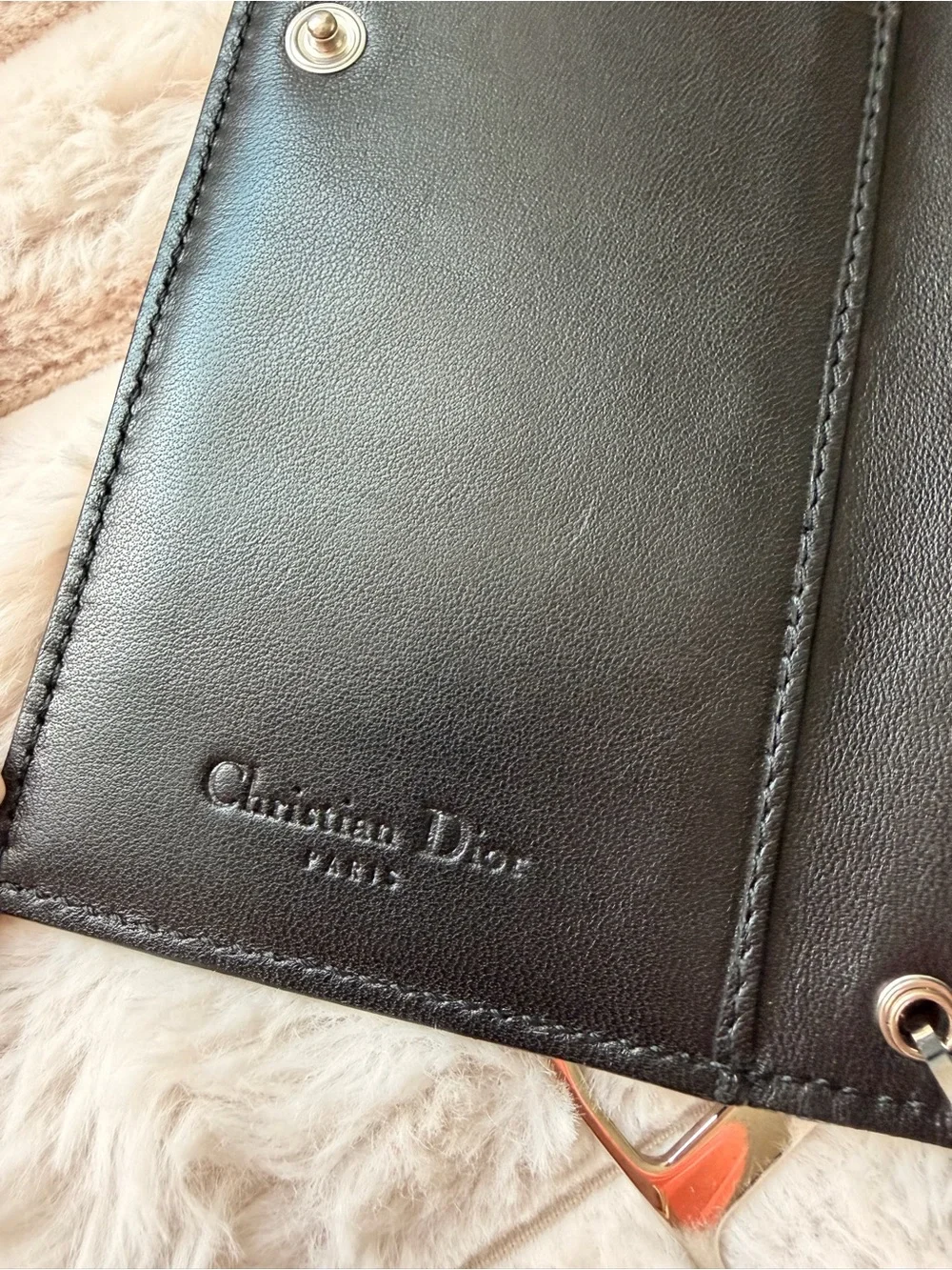 Dior minor scuffs